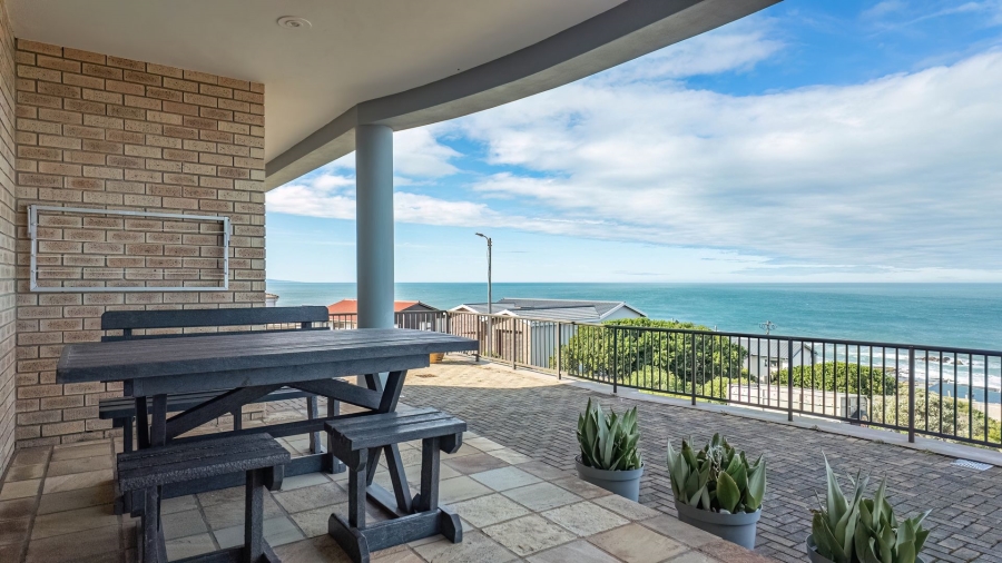4 Bedroom Property for Sale in Jongensfontein Western Cape
